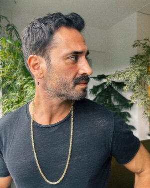 Burak Yamantürk Instagram - Toplantı arası..