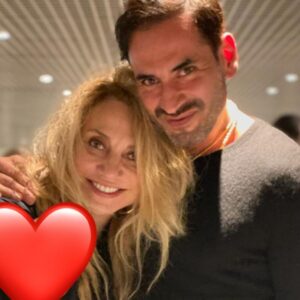 Burak Yamantürk Instagram - Herkesin ellerine sağlık! Hepinizi çok seviyorum! Teşekkür ederim! İyi ki… 🖤 @guloguz_  @sinemunsal  @sebnembozoklu  @muratcanoguz
