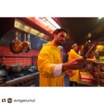 Burak Yamantürk Instagram - #Repost @evirgenumut with @get_repost ・・・ Ilk göz ağrım:) "İyi Yemek Öldürür" @blutv 'de ✌🏿❤️ @iyiyemekoldurur #finedying