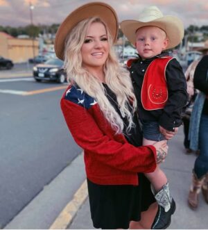Burt Jenner Instagram - I can't... Big man up in Oregon with his aunts at the #pendletonroundup and I'm missing it