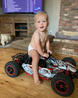 Burt Jenner Instagram - He’s ready... won’t leave em alone...