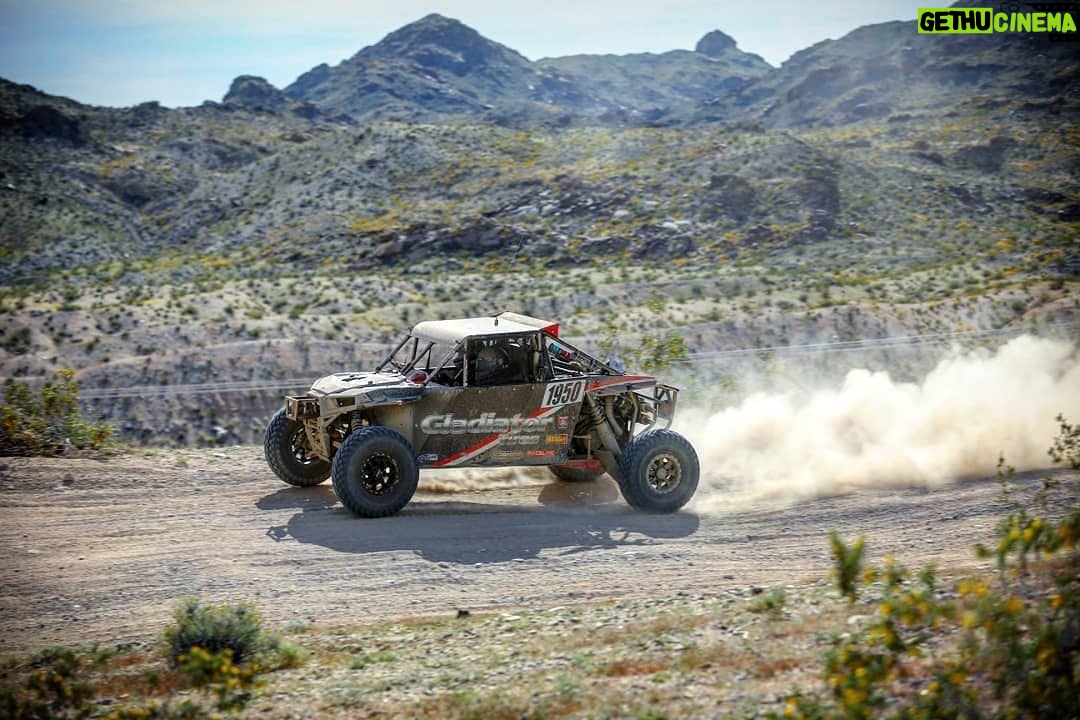 Burt Jenner Instagram - Few more pics from the @utvworldchampionship 📷 @harlenfoley Thanks again to: @gladiatortires #GladiatorTires @racelinewheels #RacelieWheels @cognitomotorsports #CognitoMotorsports #Xcomp #GladiatorXcomps #UTVworldChampionship #UTVWC #UTVWC2016