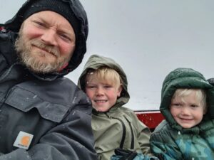 Burt Jenner Instagram - sleigh ride with the boys and friends to go see the Elk...