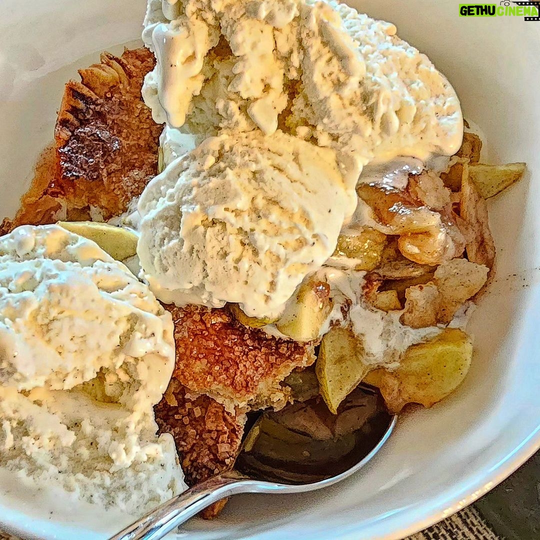 Burt Jenner Instagram - Have to give momma and the kids credit! I put some love into our apple trees in Tahoe this year... the kids went crazy picking them and @valeriepitalo decided to make an apple pie from scratch... Kinda speechless how amazing it turned out!!! I think we are going to make this a yearly endeavor :-)