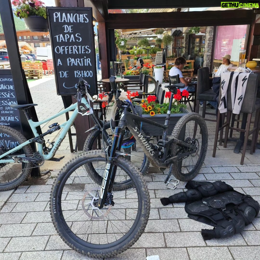 Burt Jenner Instagram - Last year I went to France and entered @mountainofhell_official for my first MTB race... I qualifying 331 out of 1000 and had arguably one of the best vacations of my life... In a little over a week I go back to test fate again... last year I was in the worst shape of my life and honestly scared of covid effects, strokes etc. I had heard all the drama, and since I have kids... that was a big one to be wrong about, so I took it easy on the cardio. I feel I am in much better shape and willing to send it this year, hoping for a 250ish qual You only live once people, I had been watching these videos for years and wanted to try this event because it is a mass start and one of the longest DH/enduro races there are... (normally MTB races are one person on track at a time) Everyone thought I was nuts, including my friend and rider for Specialized @marshallmullen,I think it took him 2 weeks to realize I was serious... Sometimes you just gotta say fuck it and send it... this time definitely paid off Time to roll the dice again... If any other Americans are going, I'd love to meet up and have a beer... #MountainOfHell
