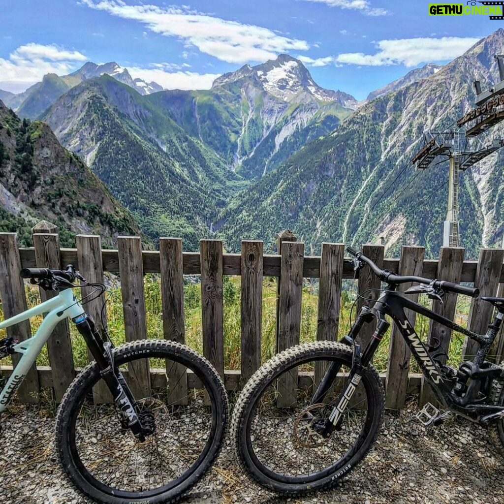 Burt Jenner Instagram - Last year I went to France and entered @mountainofhell_official for my first MTB race... I qualifying 331 out of 1000 and had arguably one of the best vacations of my life... In a little over a week I go back to test fate again... last year I was in the worst shape of my life and honestly scared of covid effects, strokes etc. I had heard all the drama, and since I have kids... that was a big one to be wrong about, so I took it easy on the cardio. I feel I am in much better shape and willing to send it this year, hoping for a 250ish qual You only live once people, I had been watching these videos for years and wanted to try this event because it is a mass start and one of the longest DH/enduro races there are... (normally MTB races are one person on track at a time) Everyone thought I was nuts, including my friend and rider for Specialized @marshallmullen,I think it took him 2 weeks to realize I was serious... Sometimes you just gotta say fuck it and send it... this time definitely paid off Time to roll the dice again... If any other Americans are going, I'd love to meet up and have a beer... #MountainOfHell