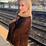 Byrdie Bell Instagram - TGIF 🚊 CT 🔜 NY Old Greenwich