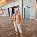 Byrdie Bell Instagram – Going on a ski trip. Will be documenting. The newly renovated LaGuardia is awesome ps 🫠 LaGuardia Airport LGA-United Airlines Central Terminal