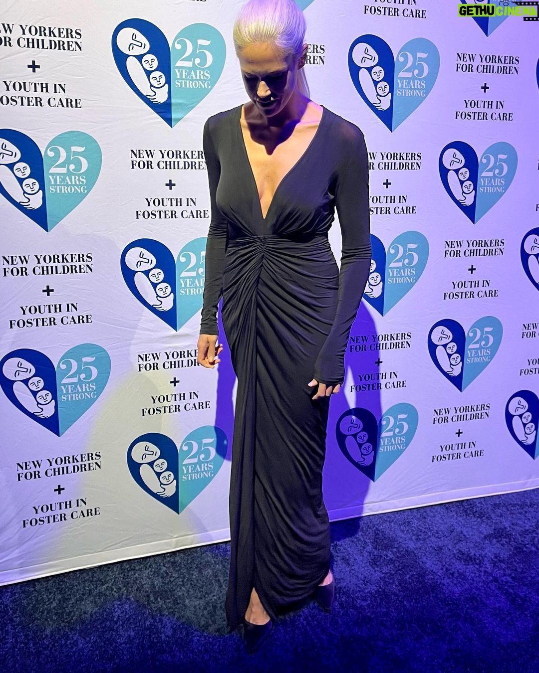 Byrdie Bell Instagram - Beautiful night celebrating @newyorkersforchildren 25th anniversary!!! New Yorkers For Children