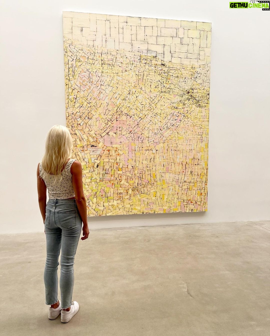 Byrdie Bell Instagram - Art #dancolen #dekooning #georgiaokeeffe Chelsea, Manhattan