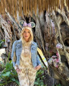 Byrdie Bell Instagram - Disney really is my natural habitat!!! 💫🦏🦒🦩🦍 Animal Kingdom, Disneyworld
