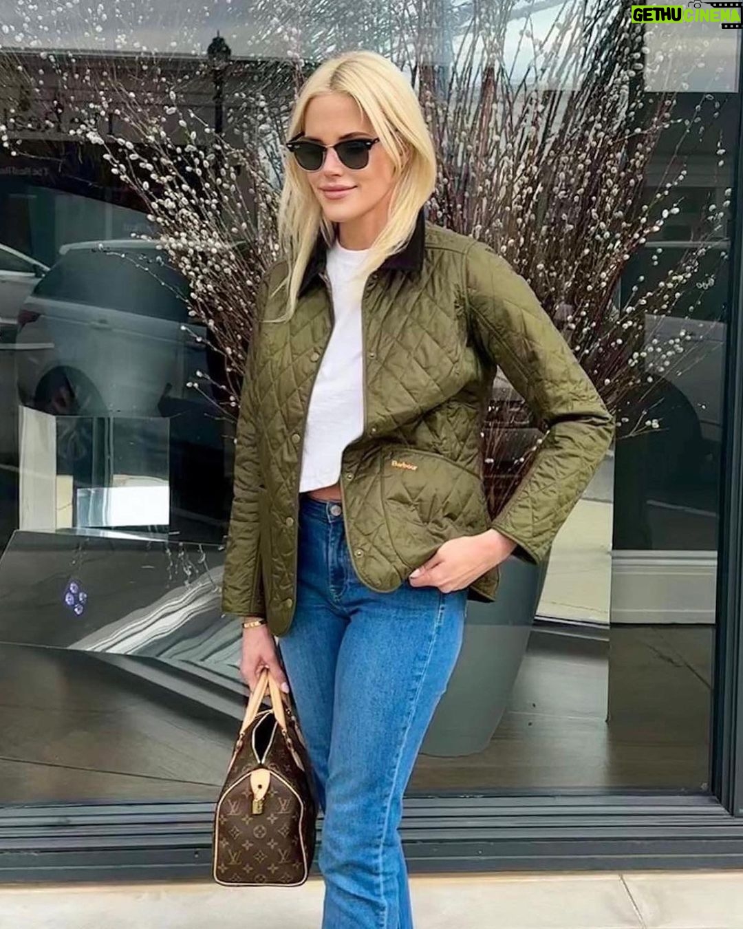 Byrdie Bell Instagram - Window shopper Greenwich, Connecticut