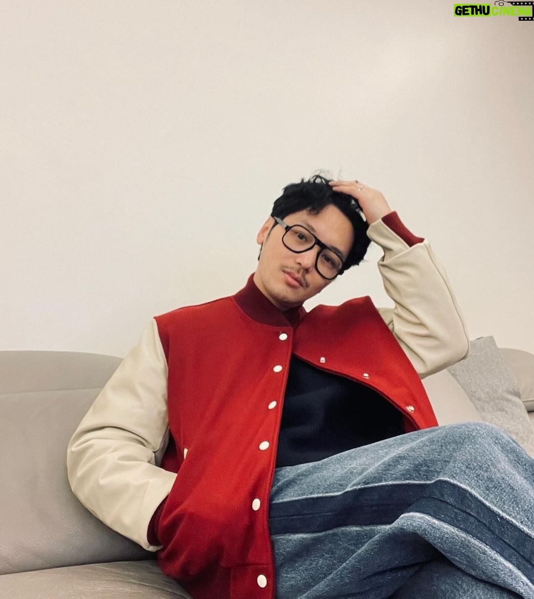 Byun Yo-han Instagram - β ππππ
πππ ππππππ β #μ λνΌλΈλ¦Ώμ§ #UNIFORMBRIDGE