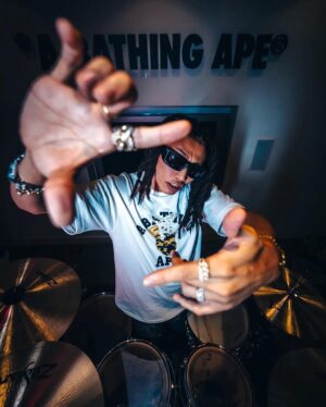 ¥ellow Bucks Instagram - BAPE × THE HOPE × ME💫

Big Collab💯 THE HOPE会場にて発売。よろしく😎

@bape_japan 
@thehope_fes 

📸 @rkrkrk