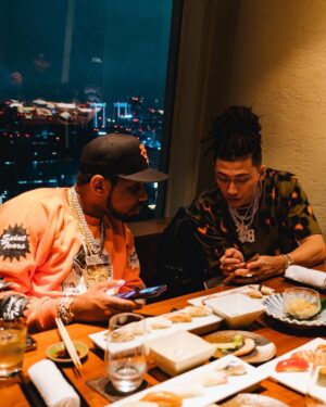 ¥ellow Bucks Instagram - Welcome to Jpapn Loso🇯🇵

まさかFabolousとスタジオ入れる日がこんなにも突然来るとは思ってなかった。最高すぎた＆緊張したww
曲のリリースは権利上の話で遅くなるから楽しみにしといて👍🔥

Respect you and your crew #TheFamily
Appreciate, see u again somewhere in the world🌐　
@myfabolouslife 

#WhereImFrom

📸 @shotby_dm
