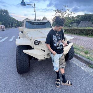¥ellow Bucks Instagram - サバイブ🪖
#Camoのカーゴのポケットが膨らむ