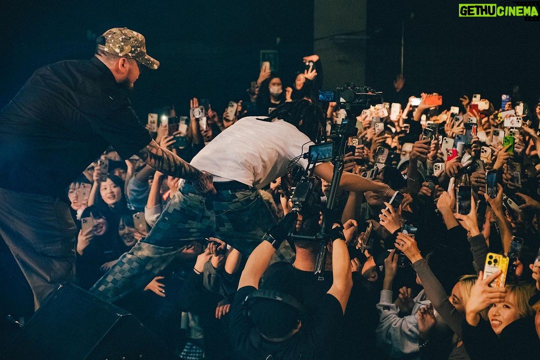 ¥ellow Bucks Instagram - HIGHER REMIX RELEASE LIVE⚡️ 来てくれたみんなありがとう🙏 今年一発目のライブで最高のスタートだった! 募金にも協力してくれてありがとう。 売り上げと合わせて、責任もって寄付させてもらいます。 狂ってく世の中だけど、強い心で上向くことを忘れずに。 S/O to @yzerr_breath @tijijojo_breath @______feelikeyden______ @bonbero3_ #SEEDA君 ALL ARTISTS & ALL STAFF🙏 2024 LET'S GET HIGHER