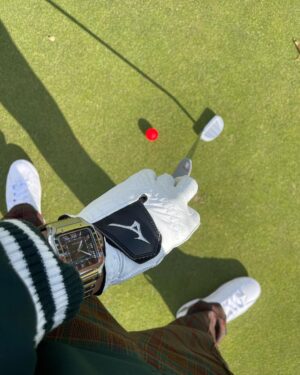 ¥ellow Bucks Instagram - GOLF DEBUT🏌️🏌️🏌️ @bellmore_official 

時間なくて16ホールしか回れず。スコアは126⛳️