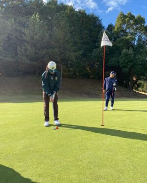 ¥ellow Bucks Instagram - GOLF DEBUT🏌️🏌️🏌️ @bellmore_official 

時間なくて16ホールしか回れず。スコアは126⛳️