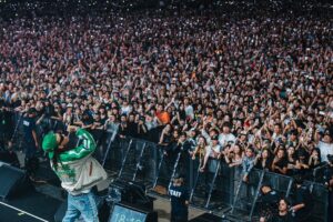 ¥ellow Bucks Instagram - リハみたいなライブ懐かしみて成り上がる #capacityover 💹🚀

@thehope_fes