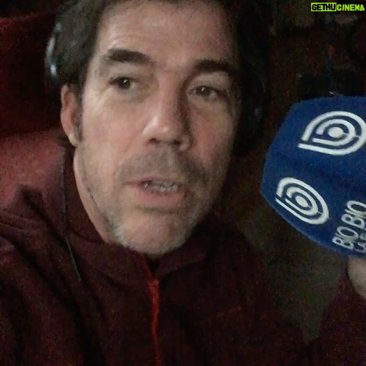 Álvaro Escobar Instagram - Listos para salir al AIRE DESDE LA CASA!! #radiobiobio