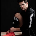 Álvaro Rico Instagram - Una lesión. Un traspaso. Una denuncia por violación. ¡A PUNTO DE ESTRENAR DRIBBLING! @franaviladist @octubre.pro @ignasi_vidal_oficial @imciriza @naratalent