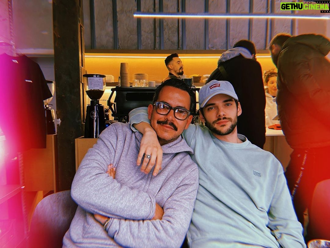 Álvaro Rico Instagram - Back in town 🤠 Pic. by @tansutherland_