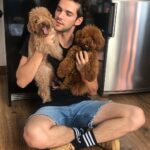 Álvaro Rico Instagram - Los peluches de la cama