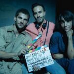 Álvaro Rico Instagram - Hace una semana terminamos el rodaje de “Invasión” una película escrita por @guillemclua y dirigida por @davidmporras . Amiga @claudiasalas_ que gusto reencontrarme contigo, te admiro y te quiero @secuoyastudios