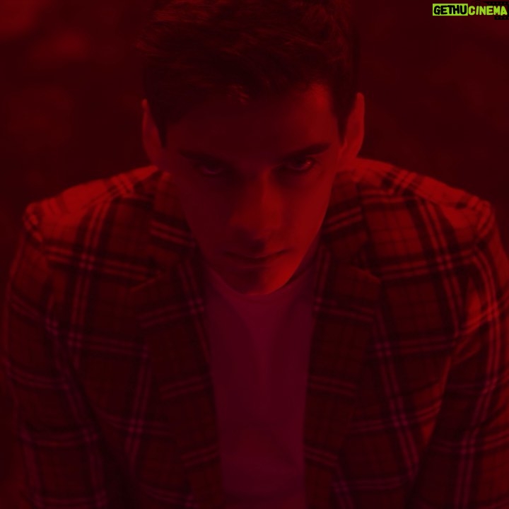 Álvaro Rico Instagram - Que ganas tenía de este momento😏💀 @elitenetflix