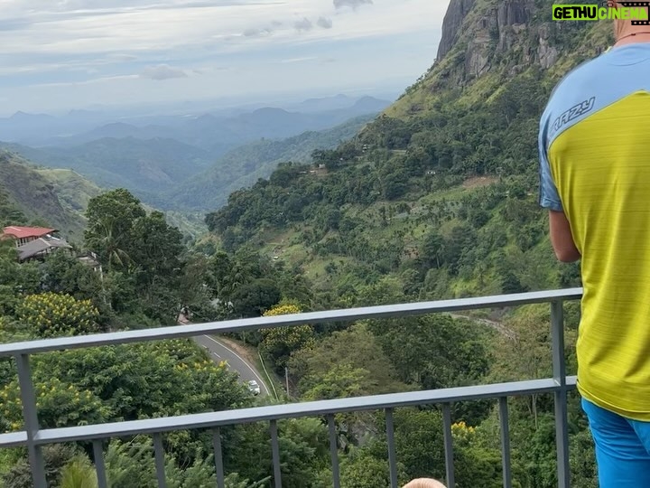 Álvaro Rico Instagram - Sri Lanka 🇱🇰 Gracias por la aventura @jesuscallejatv