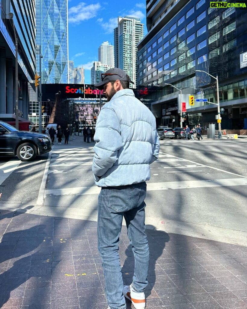 Álvaro Rico Instagram - Toronto