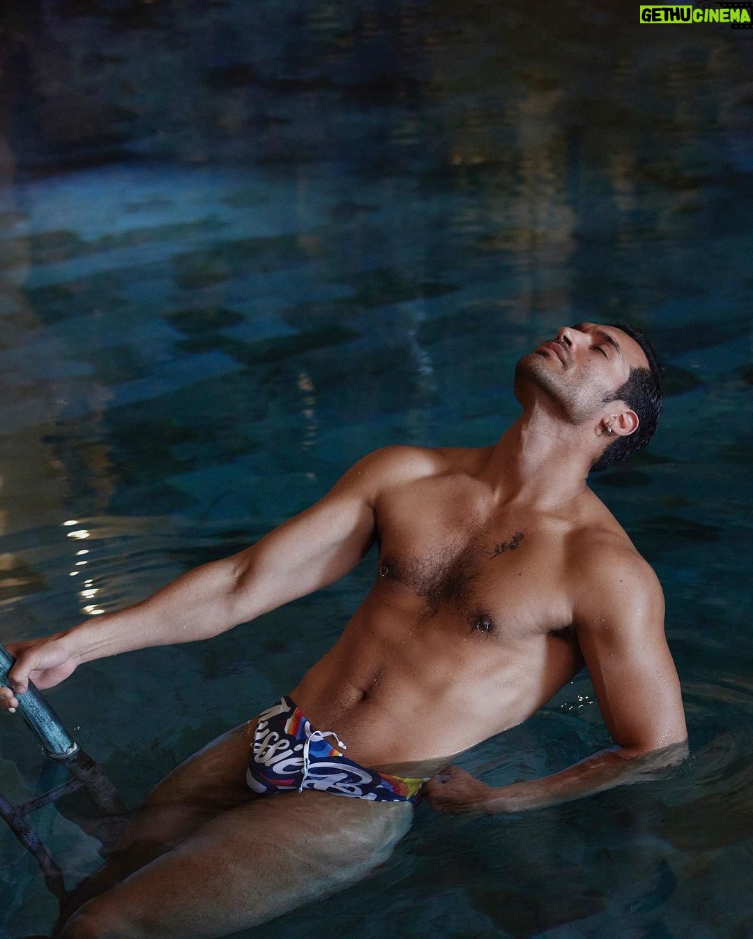 脡dgar Vittorino Instagram - @shangaycom VOYAGER 馃彎鈾ワ笍馃彎 Foto : @carlosvillarejo Entrevista: @pablocdj Localizaci贸n: @visit_tenerife @royalrivertenerife Madrid, Spain