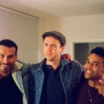 Édgar Vittorino Instagram - La primera foto lo que todos conocen de Australia (el opera house) y en las otras dos , lo mejor y más interesante de conocer ,como en cada país que he visitado , su gente 🇦🇺 @rowan.witt @devonterrell y no sale en la foto pero fue quien la tomo @bjmcclelland gente maravillosa ! . . #filming #actors #australia #series #instagram #actorlife #operahouse Sydney, Australia