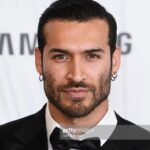 Édgar Vittorino Instagram – #hombredelañogq @gqspain 

Noche para celebrar el talento y reencontrase con conocidos siempre con una sonrisa.

#actor #alfombraroja #landerurquijocollection #cartier #series #cine #vivirsinperniso #bajoceropelícula #visavis #desaparecidos #netflix Madrid, Spain