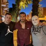 Édgar Vittorino Instagram – Un policía , un actor Colombiano  y un famoso ex-ladrón de bancos juntos en el barrio de Vallecas ,parece el inicio de un chiste … pero no! esta reunión fue parte del trabajo de investigación para la construcción de un nuevo personaje . Pronto les cuento 
 Más… gracias por la ayuda @rafita8686 y @flaco_apuntes  #actor #series #actorlife