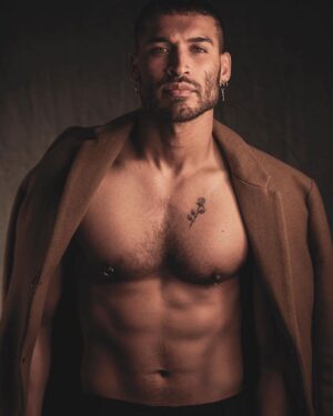 Édgar Vittorino Instagram - Por qué tipo de sixpack vas esta semana ? A or B ? La verdad !

Foto: @esquedachris 

#hardwork #vivirsinpermiso #bajocero #visavis #elrobodelsiglo #series #cine
