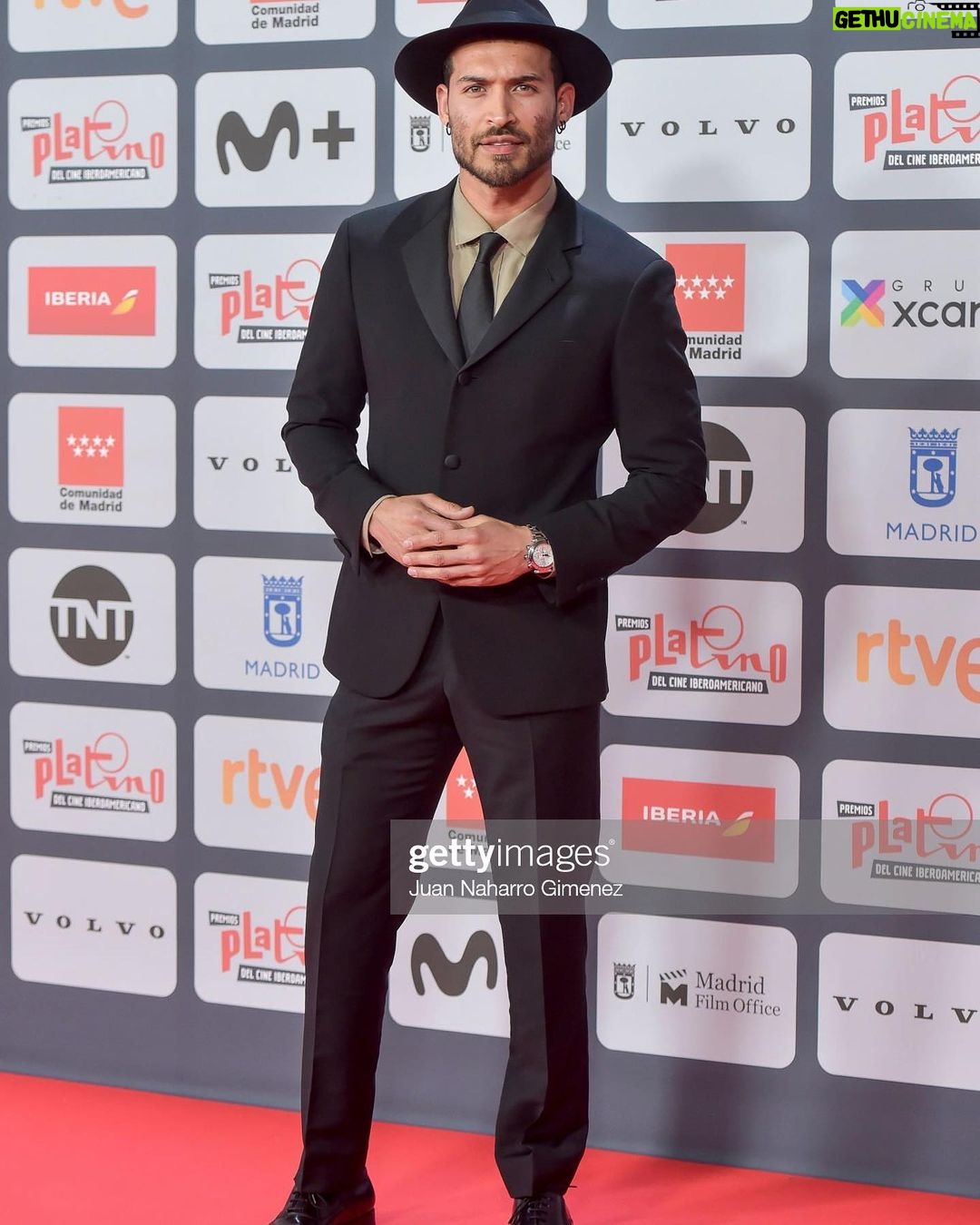 Édgar Vittorino - 4.4K Likes - Larga vida a los premios iberoamericanos @premios_platino
.
. @emporioarmani @cartier
.
.🇨🇴🇪🇸🇦🇷🇧🇷 🇲🇽 🇨🇱 🇵🇾 🇵🇪 🇺🇾
.
#colombia #españa #brasil #peru #argentina #chile #uruguay #paraguay #bolivia #costarica #puertorico #mexico #elsalvador #venezuela