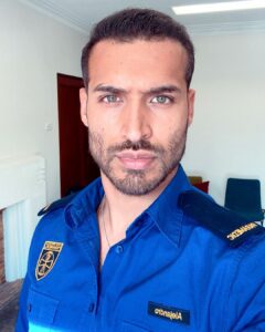 Édgar Vittorino Instagram - Coleccionando profesiones 🚨🚨🚨 . . #series #film #Actor #fuerza #trabajando #sydney #photography Sydney, Australia