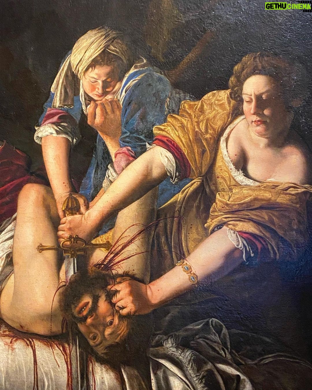 รdgar Vittorino Instagram - Me siento como un niรฑo en Disney world ๐ฒ๐ . FLORENCIA la cuna del renacimiento ๐๏ธ๐จ๐ . . #arte #brunelleschi #leonardodavinci #atemisiagentileschi #miguelangel #caravaggio #travel #italia #firenze Firenze, Piazza Del Duomo