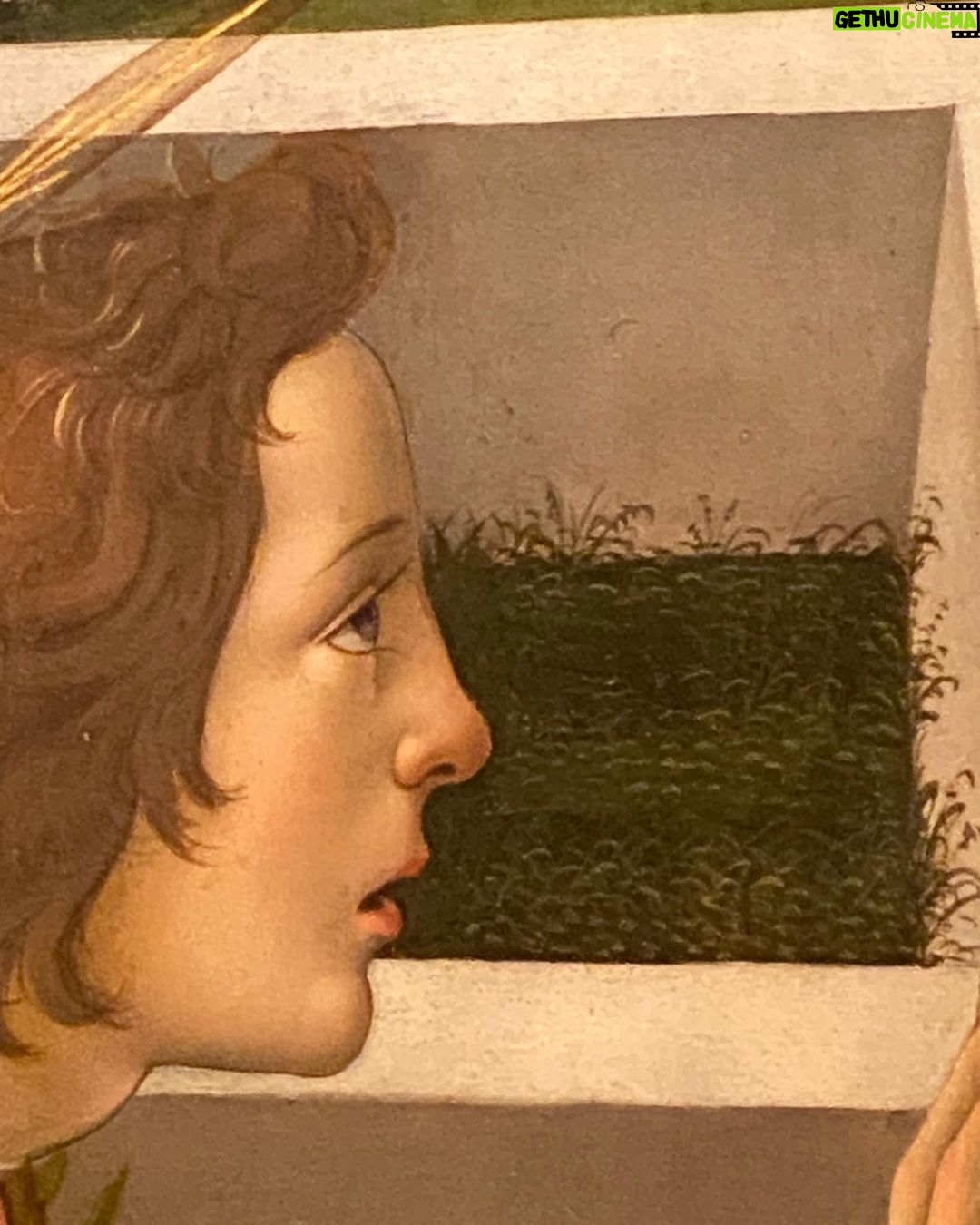 รdgar Vittorino Instagram - Me siento como un niรฑo en Disney world ๐ฒ๐ . FLORENCIA la cuna del renacimiento ๐๏ธ๐จ๐ . . #arte #brunelleschi #leonardodavinci #atemisiagentileschi #miguelangel #caravaggio #travel #italia #firenze Firenze, Piazza Del Duomo