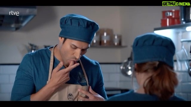 Édgar Vittorino - 1.1K Likes - Lo lindo que fue currar con @belenecijar y @anajaramartinezok - se nota en esta escena el Cariño que lógranos entre estos personajes . Paolo y sus amigas Ainhoa y luz 💫💫 nos queda muy poquito juntos 🫢 👋 #4estrellas