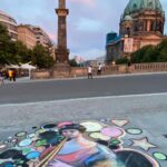 Édgar Vittorino Instagram - Berlín 👁️ Berlín ist arm, aber sexy”, la mítica frase del no menos mítico Klaus Wowereit, alcalde de Berlín entre 2001 y 2014. . . . A mi me exploto la cabeza con todo lo que vi y aprendí 🤯 Berlin, Germany