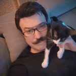 Ömer Gecü Instagram - EVLAT :) "İnsan evladı olmak için insan olmak şart değildir. Bir kalbi olması yeterlidir... #haytap #hayvansevgisi #kediseverler