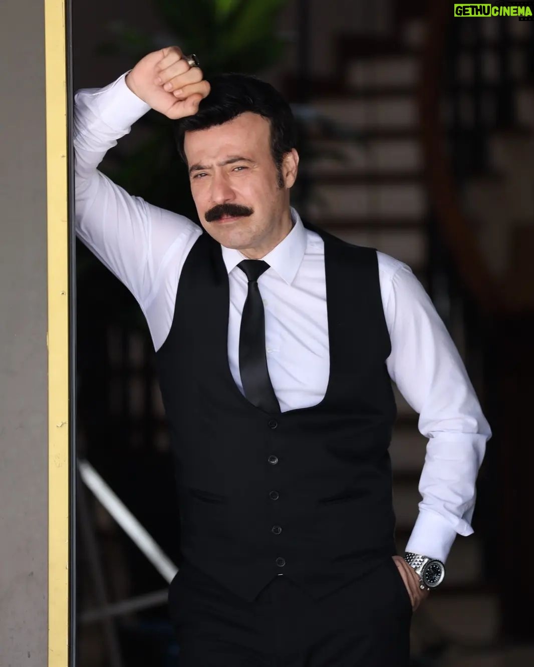 Ömer Gecü - 7K Likes - Üç sezondur, gururla yer aldığım @emanetkanal7 projesindeki görevim sona ermiştir. Başta sn @nyilmaz7 hanımefendi olmak üzere, kıymetli hocalarım @ayhanzen @srknmt ve @oguzcandenizhann , sevgili dostum @halilibrahimceyhn, menajerim @oznurkulamenajerlik ve birlikte çalışmaktan onur duyduğum tüm oyuncular ile teknik ekibe, bizi bu yolculukta yalnız bırakmayan sayın izleyicilerimize sonsuz teşekkürler. Bir gün bir yerlerde tekrar kavuşmak dileğiyle 🙏
#cenger #tbt #kesfet #fyp #tb #emanet #set @karamelyapim @nanuka_stambolishvili @sevdaakarabulut @beratruzgarozkan @binnazekren @oguzygci @tolgasalaa @vedataydinnnnn @sinanonur1 @recepagbal @sevdakaygisiz @adnanmehmetaliaslan @birhantut @yildirimvolkann @melihozkaya @ipekarkan