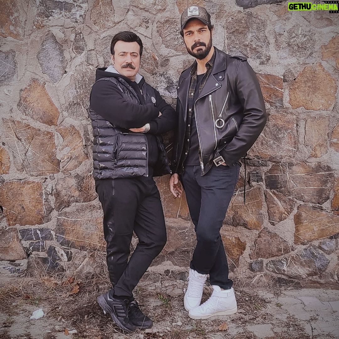 Ömer Gecü - 16.1K Likes - "Delikanlılık yaşında değil hayata karşı duruşundadır..."
👊👊👊
Kardeşim @halilibrahimceyhn 'da ki gibi...
