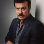 Ömer Gecü Instagram - "Bakanlardan değil görenlerden olmalı.. Duymakla dinlemek arasındaki farkı bilmeli" İyi akşamlar dostlar... 📷@kursadkarakus @oyuncubankasicasting #birdahadüşünistersen