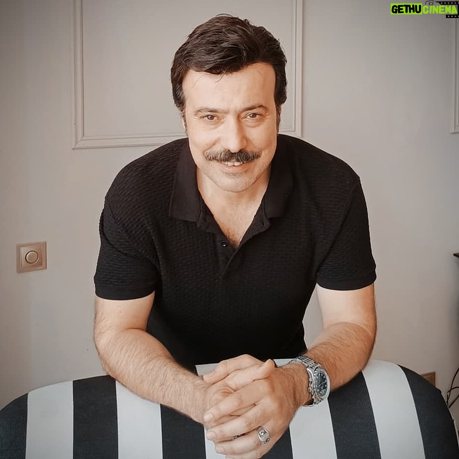 Ömer Gecü - 6.5K Likes - "Sevdiğinden çok seni gerçekten sevene güven, çünkü düştüğünde sadece onu yanında bulacaksın..."
Tekrar düşünün dostlar :)