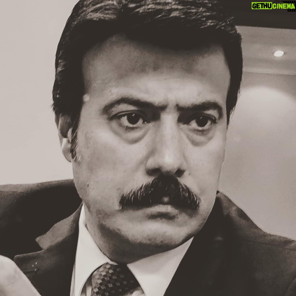 Ömer Gecü - 6.5K Likes - Siyah Beyaz Film Gibi Biraz...
"Geceniz mübarek olsun dostlar"
#ömergecü