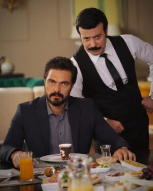 Ömer Gecü Instagram - Üç sezondur,  gururla yer aldığım  @emanetkanal7 projesindeki görevim sona ermiştir. Başta sn @nyilmaz7 hanımefendi olmak üzere, kıymetli hocalarım @ayhanzen @srknmt ve @oguzcandenizhann ,  sevgili dostum @halilibrahimceyhn,  menajerim @oznurkulamenajerlik ve birlikte çalışmaktan onur duyduğum tüm oyuncular ile teknik ekibe, bizi bu yolculukta yalnız bırakmayan sayın izleyicilerimize sonsuz teşekkürler. Bir gün bir yerlerde tekrar kavuşmak dileğiyle 🙏
#cenger #tbt #kesfet #fyp #tb #emanet #set @karamelyapim @nanuka_stambolishvili @sevdaakarabulut @beratruzgarozkan @binnazekren @oguzygci @tolgasalaa @vedataydinnnnn @sinanonur1 @recepagbal @sevdakaygisiz @adnanmehmetaliaslan @birhantut @yildirimvolkann @melihozkaya @ipekarkan